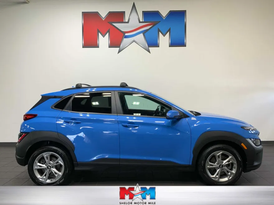 2022 Hyundai Kona SEL photo 1