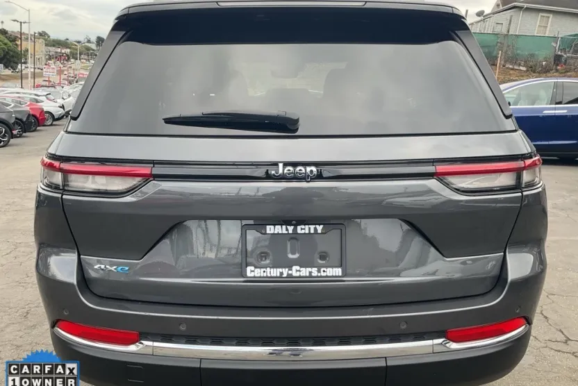 2022 Jeep Cherokee Limited 4xe photo 1