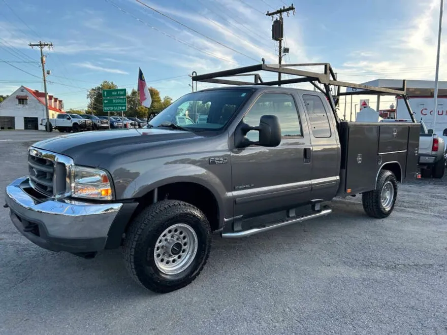 2002 Ford F-250 XLT photo 1