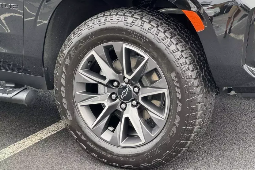 2023 Chevrolet Tahoe Z71 photo 1