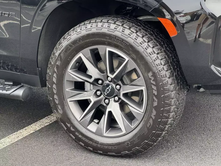2023 Chevrolet Tahoe Z71 photo 1