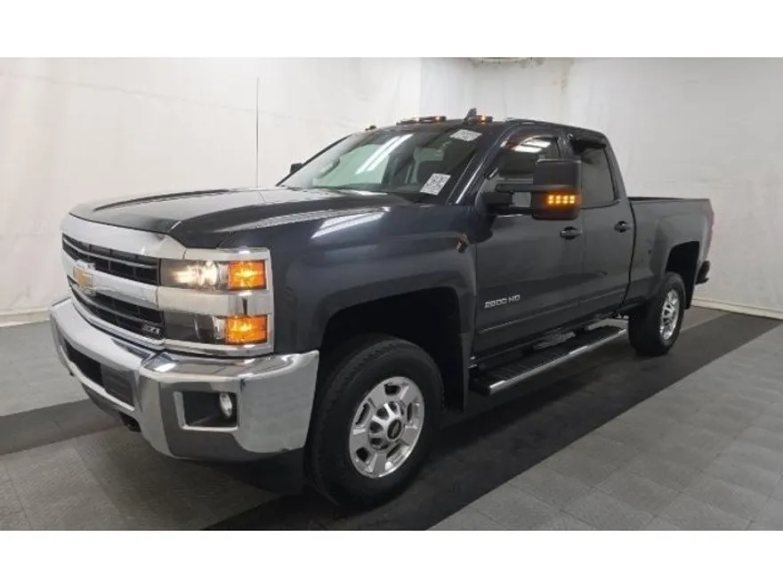 2018 Chevrolet Silverado 2500HD LT photo 1