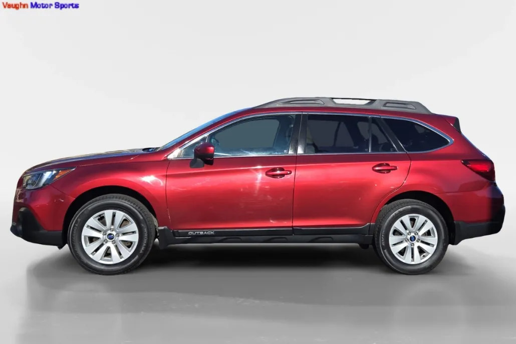 2019 Subaru Outback Premium photo 1