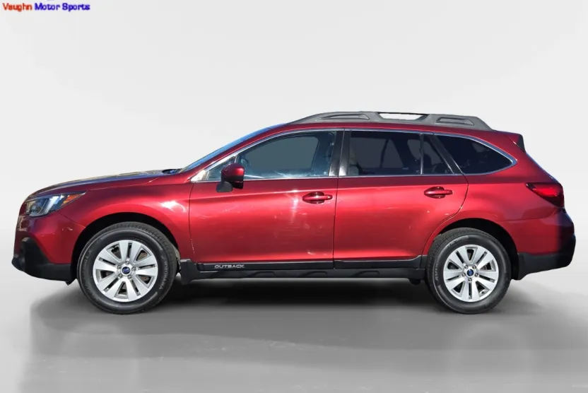 2019 Subaru Outback Premium photo 1