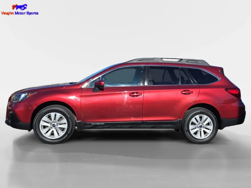 2019 Subaru Outback Premium photo 1