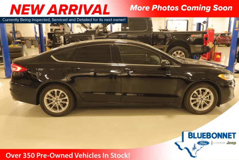 2020 Ford Fusion SE photo 1