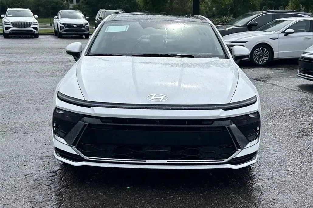 2025 Hyundai Sonata Hybrid Limited photo 1
