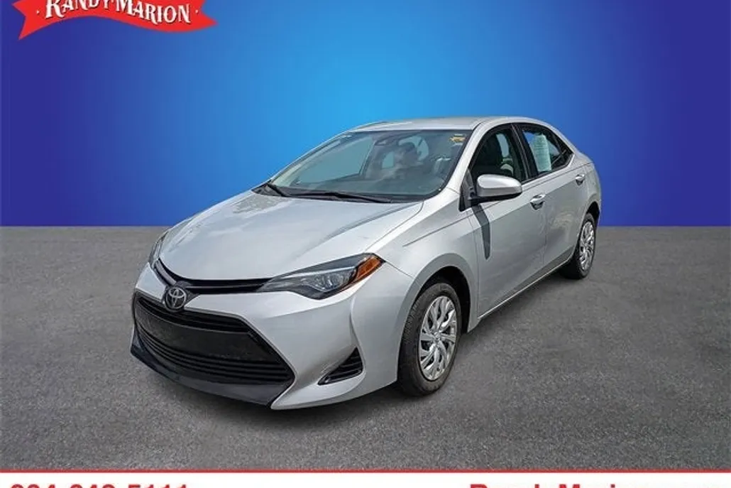 2018 Toyota Corolla LE photo 1