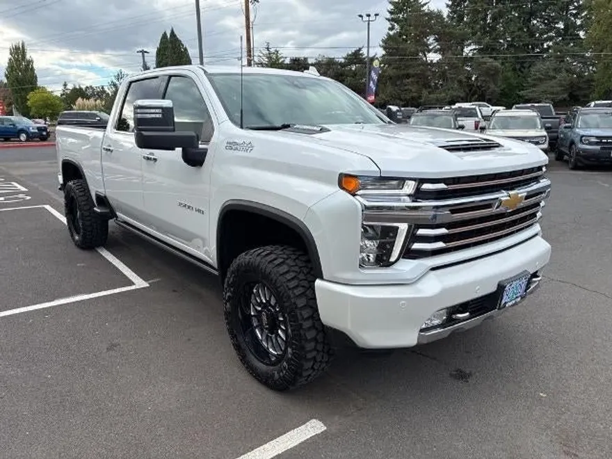 2022 Chevrolet Silverado 3500HD High Country photo 1