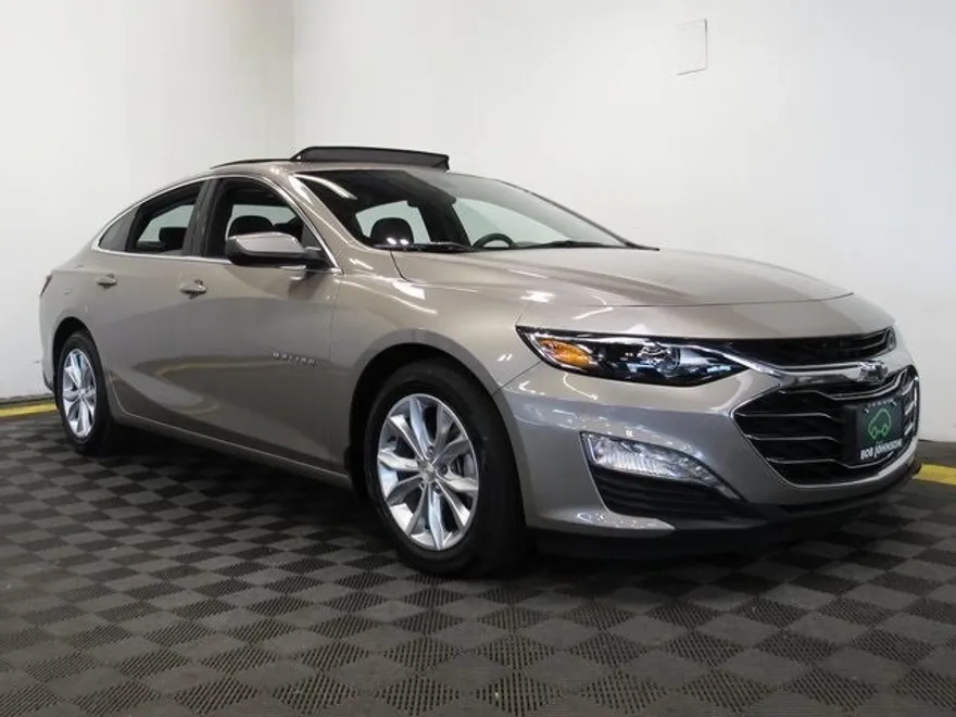 2022 Chevrolet Malibu 1LT photo 1