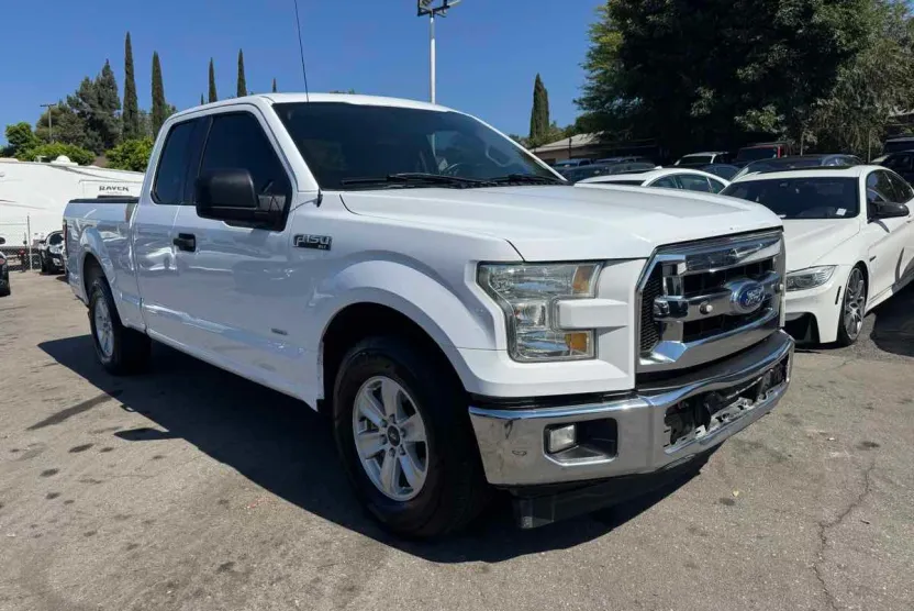 2017 Ford F-150 XLT photo 1