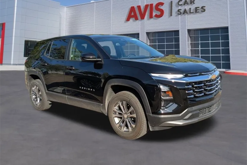 2025 Chevrolet Equinox LT photo 1