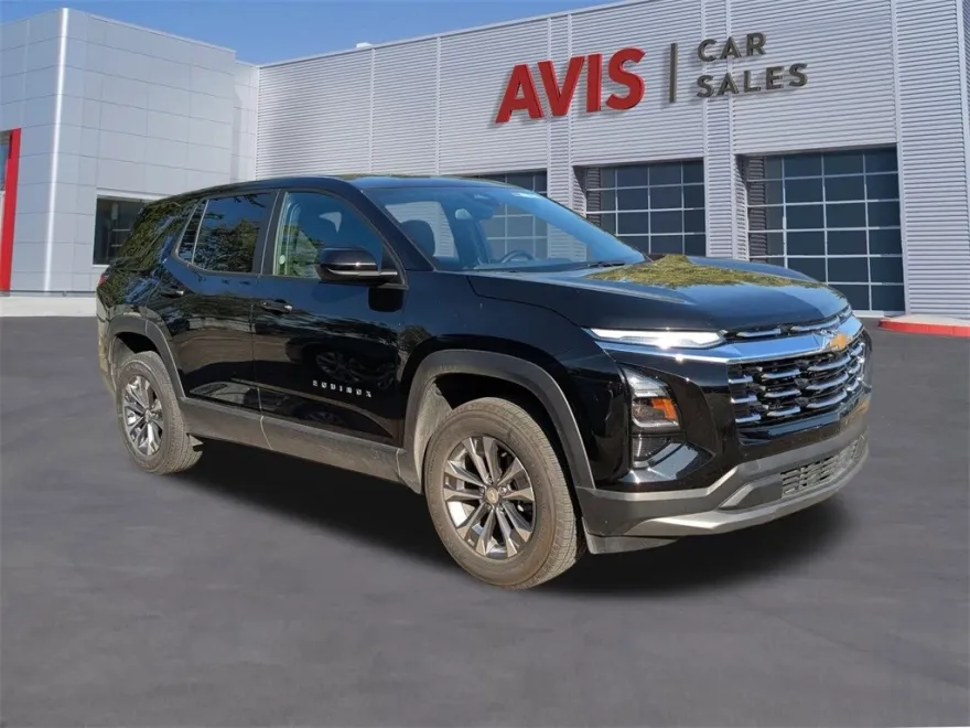 2025 Chevrolet Equinox LT photo 1