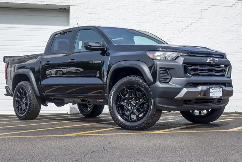 2026 Chevrolet Colorado Trail Boss photo 1