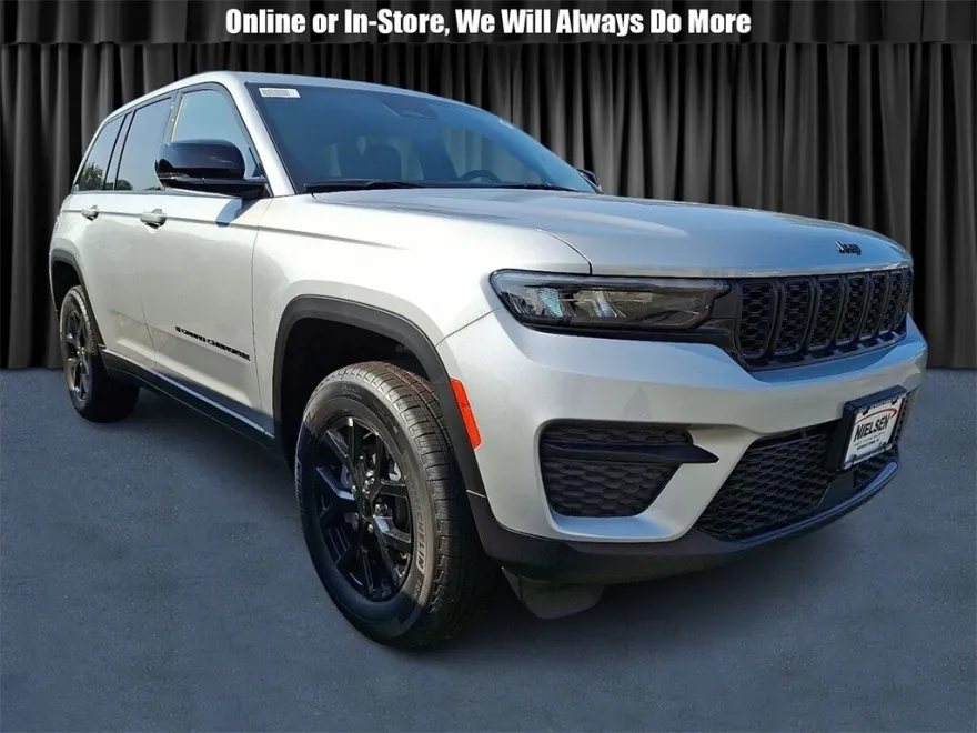 2025 Jeep Grand Cherokee Laredo photo 1