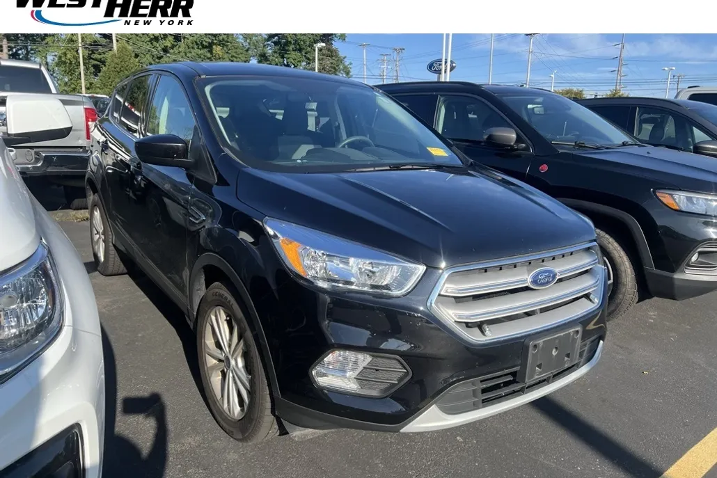2019 Ford Escape SE photo 1