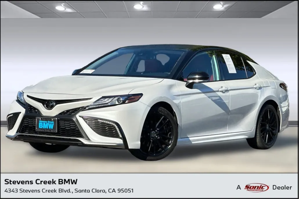2023 Toyota Camry XSE photo 1