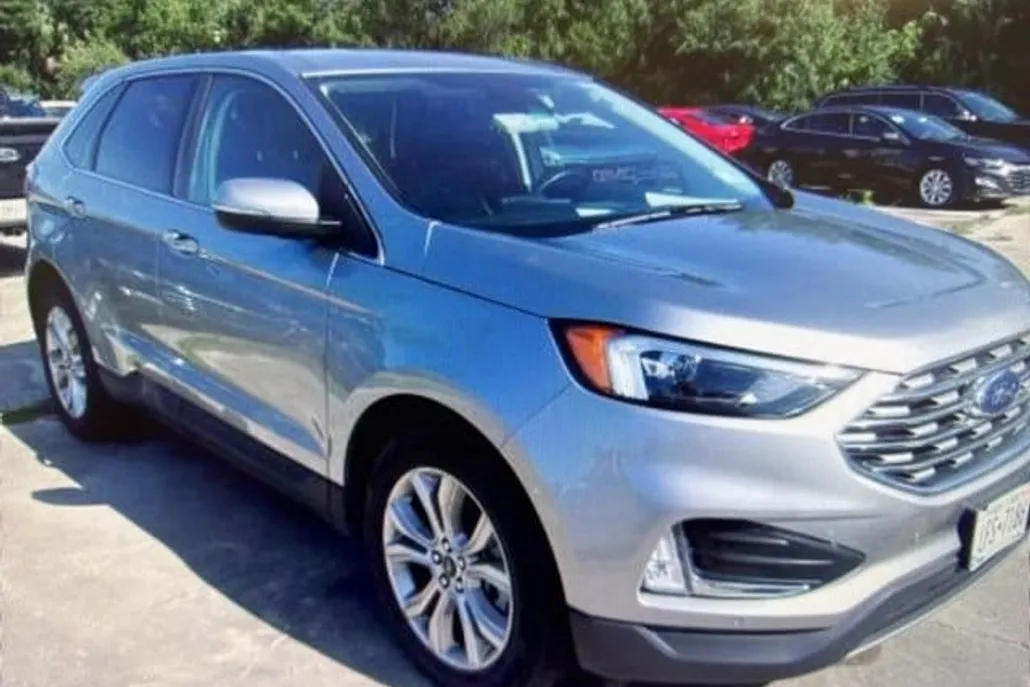 2024 Ford Edge Titanium photo 1