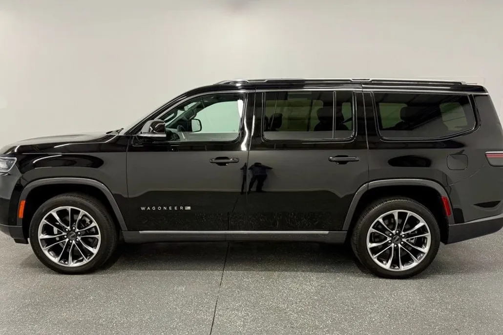 2022 Jeep Wagoneer Series III photo 1