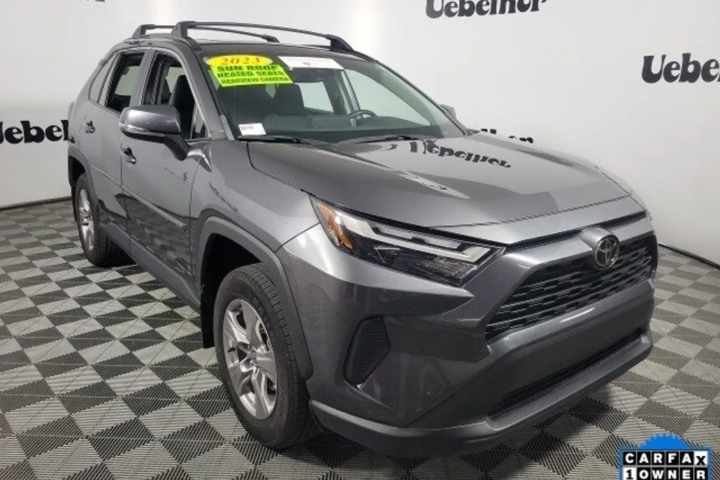2023 Toyota RAV4 XLE photo 1