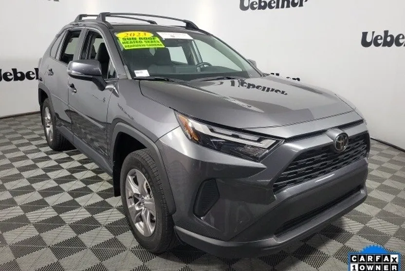 2023 Toyota RAV4 XLE photo 1