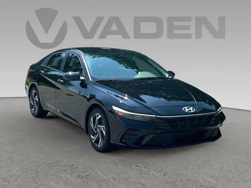 2025 Hyundai Elantra SEL Sport photo 1