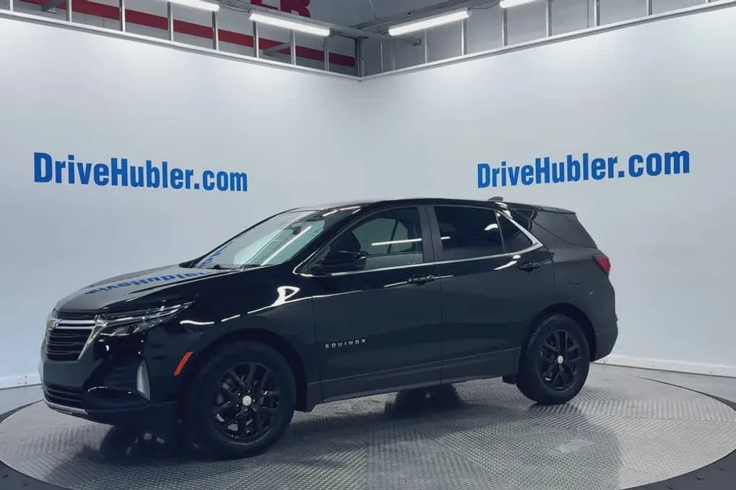 2024 Chevrolet Equinox LT photo 1
