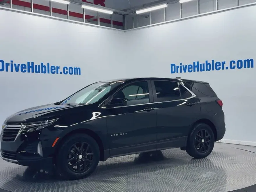 2024 Chevrolet Equinox LT photo 1