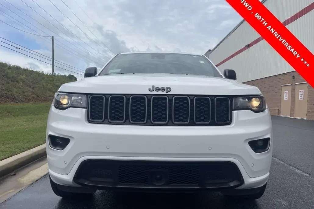2021 Jeep Grand Cherokee Anniversary Edition photo 1