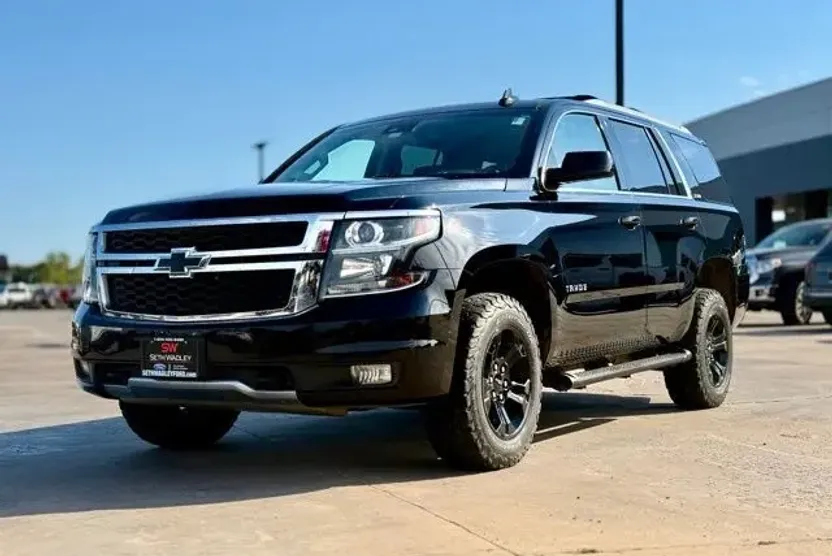 2017 Chevrolet Tahoe LT Z71 photo 1