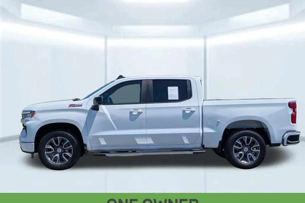 2023 Chevrolet Silverado 1500 RST photo 1