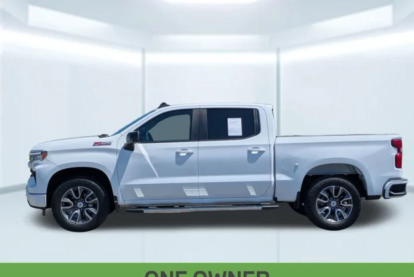 2023 Chevrolet Silverado 1500 RST photo 1