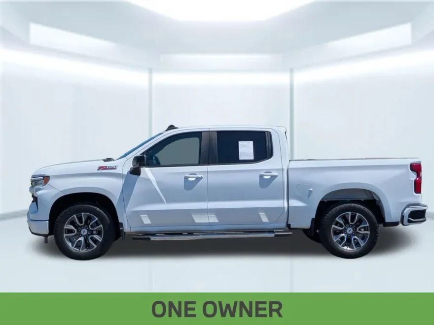 2023 Chevrolet Silverado 1500 RST photo 1