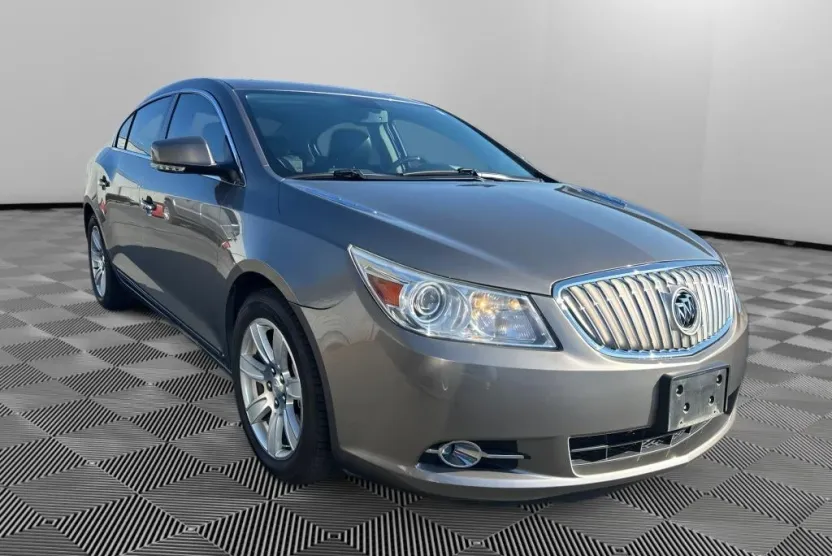 2010 Buick LaCrosse CXL photo 1