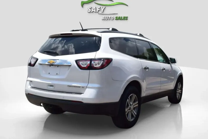 2016 Chevrolet Traverse 2LT photo 1