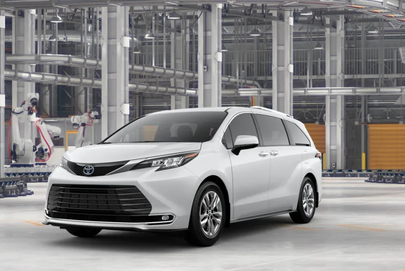 2025 Toyota Sienna Limited photo 1