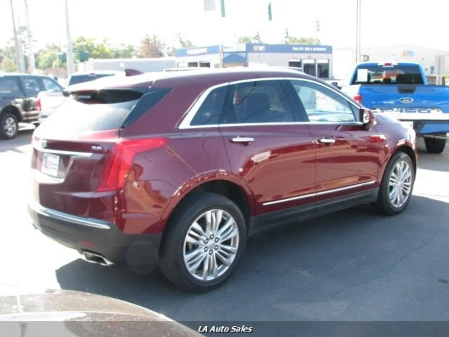 2018 Cadillac XT5 Premium Luxury photo 2