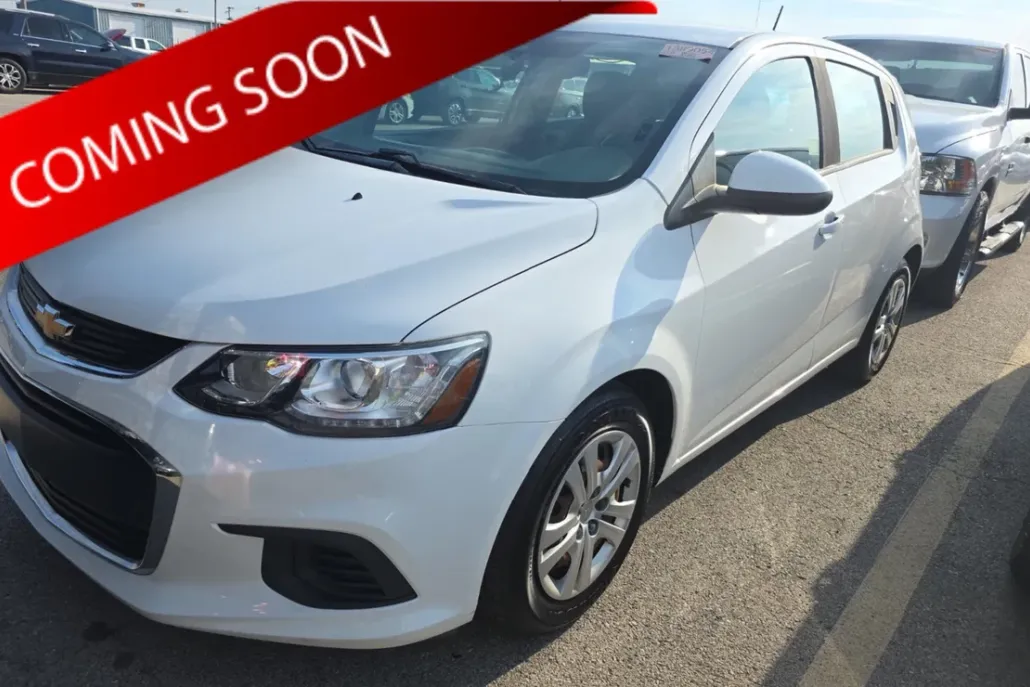 2020 Chevrolet Sonic LT photo 1