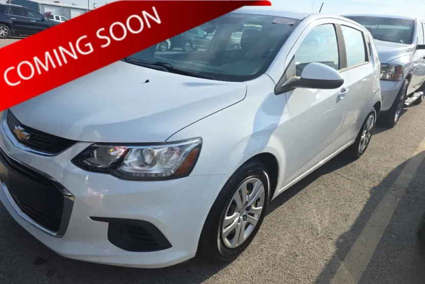 2020 Chevrolet Sonic LT photo 1