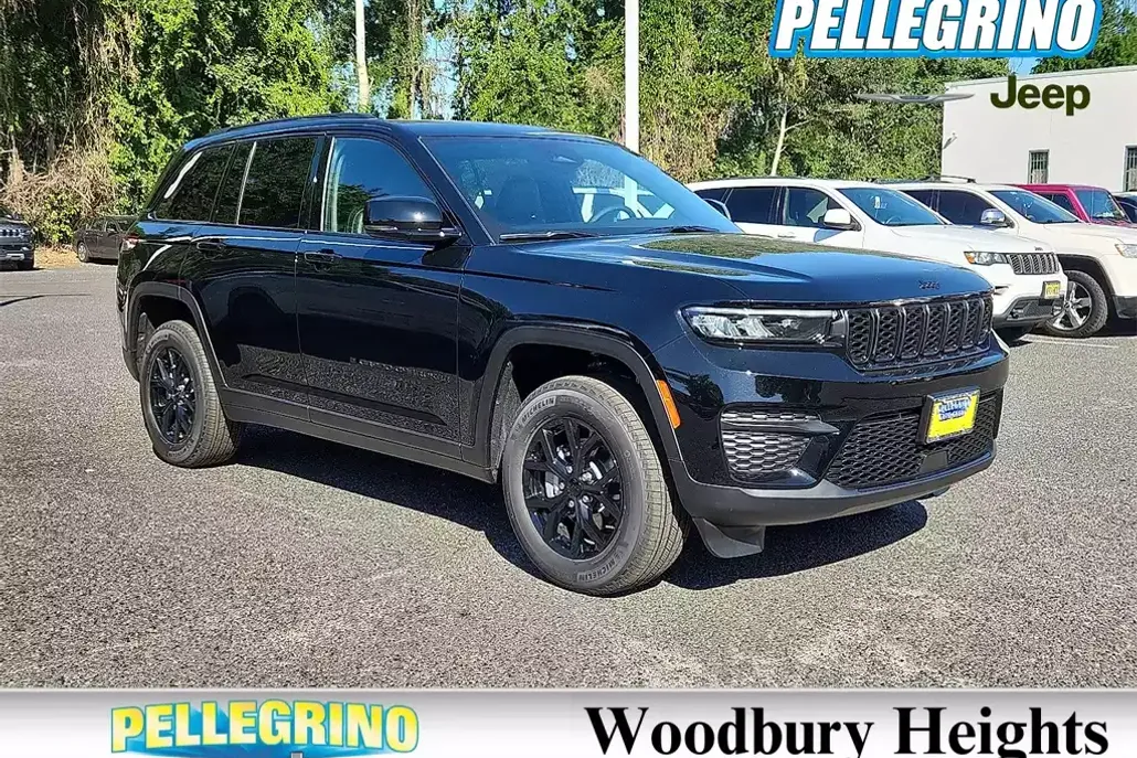 2025 Jeep Grand Cherokee Altitude photo 1