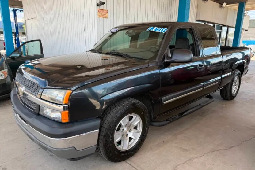 2005 Chevrolet Silverado 1500 LS photo 1