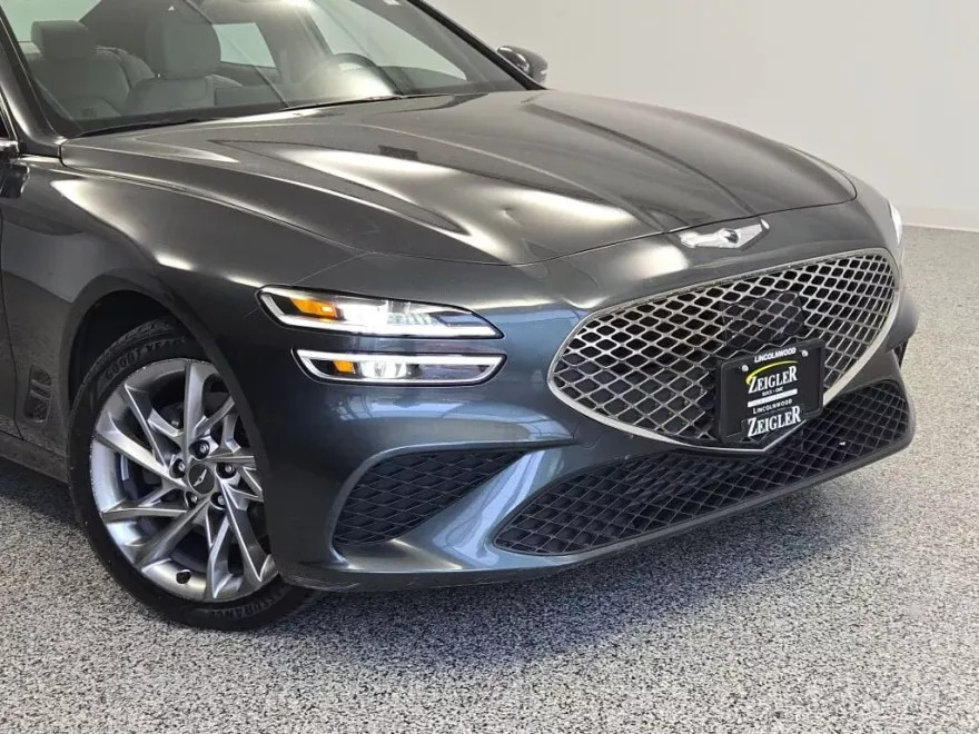 2022 Genesis G70 2.0T photo 1
