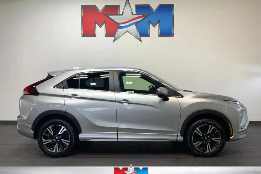 2024 Mitsubishi Eclipse Cross SE photo 1