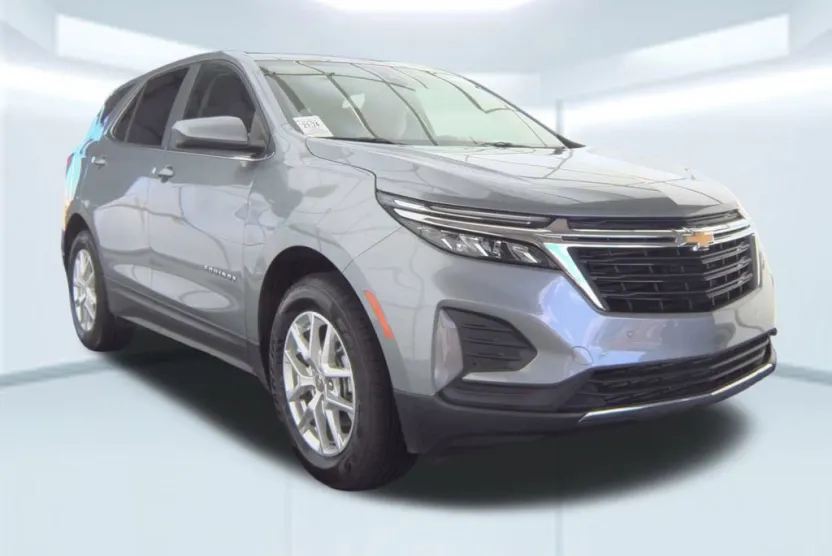 2024 Chevrolet Equinox LT photo 1