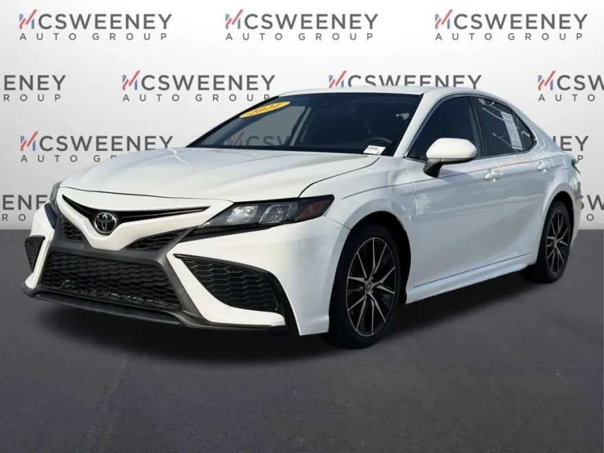 2021 Toyota Camry SE photo 1