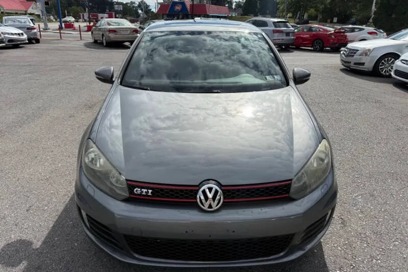2013 Volkswagen Golf GTI Base photo 1