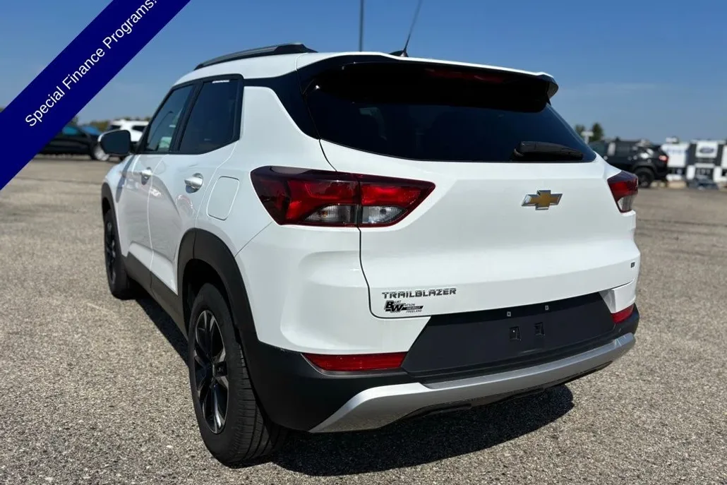 2022 Chevrolet Trailblazer LT photo 1