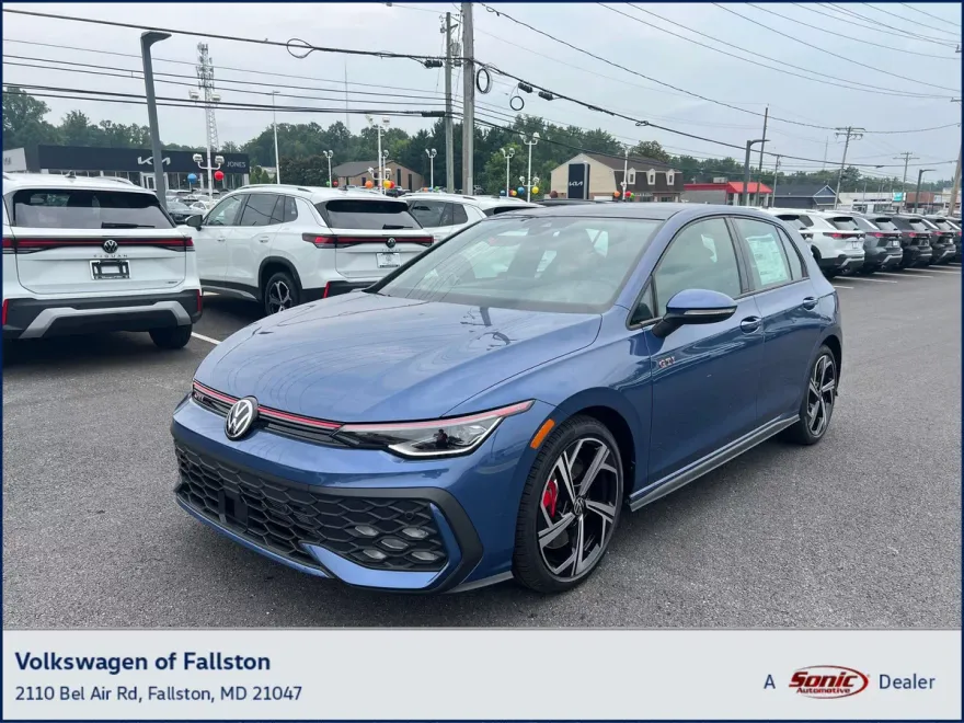 2025 Volkswagen Golf GTI SE photo 1