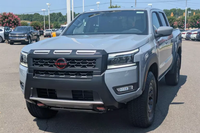 2025 Nissan Frontier PRO-4X photo 1