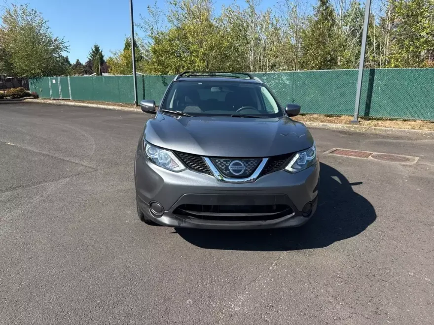 2018 Nissan Rogue Sport SV photo 1